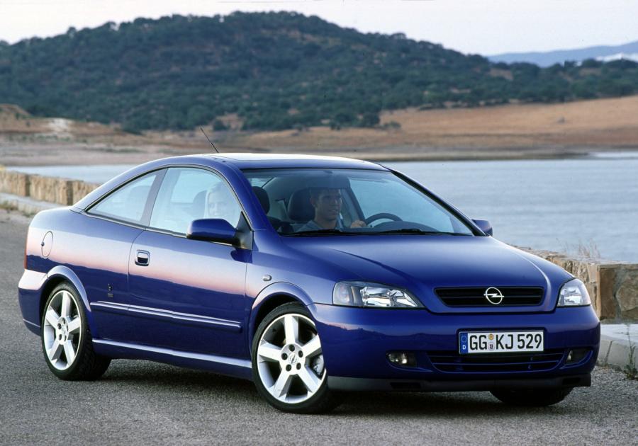  Opel Astra Coupe 2002 года  (фото 11 из 22)